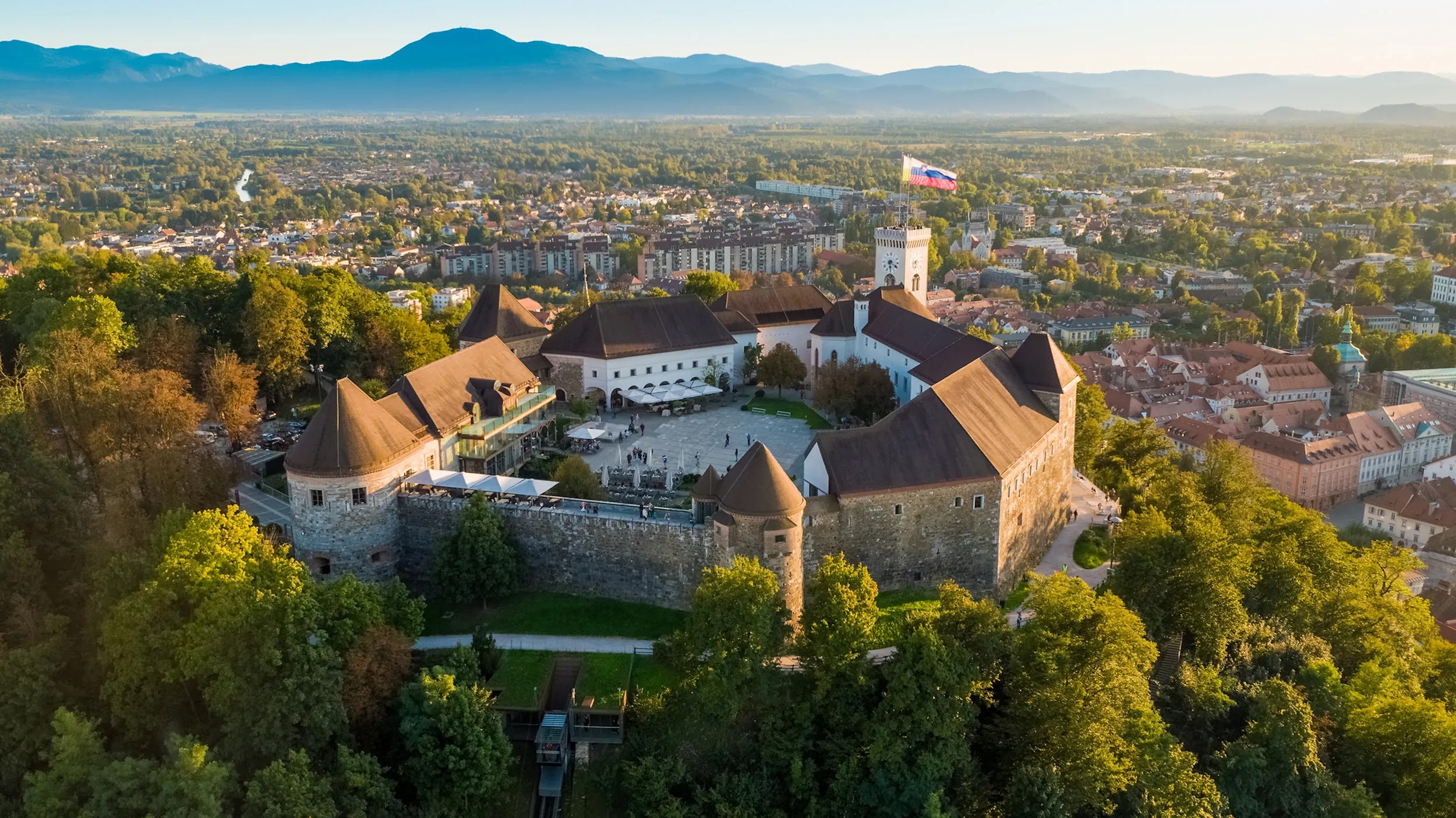 Ljubljanski grad – razgled na mesto