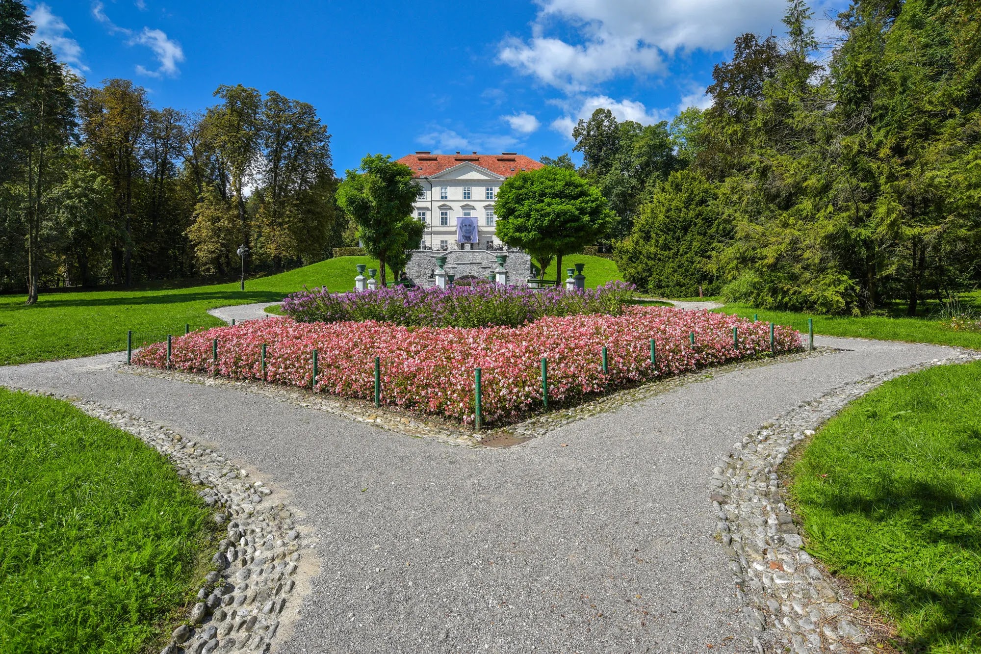 The mansion in Tivoli Park in Ljubljana - the green surroundings of the coworking space