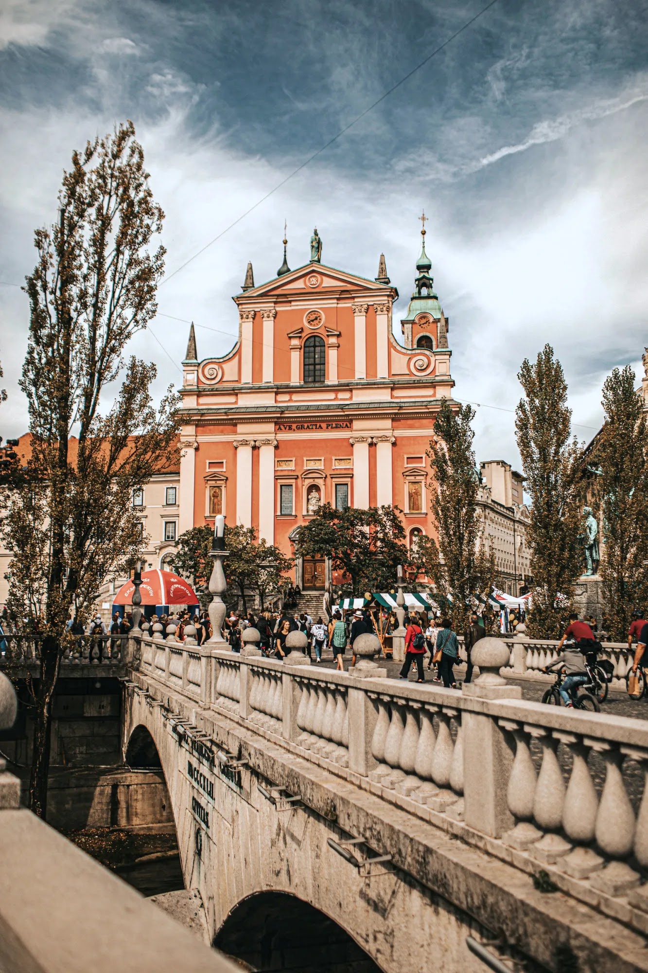 Prešernov trg Ljubljana – 8 min od coworkinga